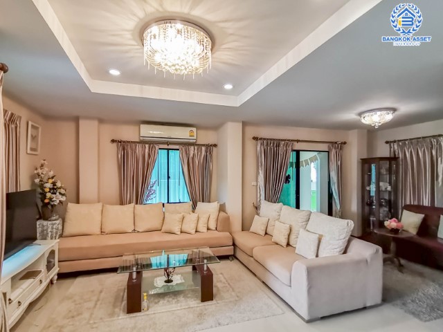 *****บ้านแฝดมือสองย่านนนทบุรี ม.ลิฟวิ่งพาร์ค พระราม5 บนเนื้อที่ 36.40 ตร.ว. ฟังก์ชันจัดเต็ม 4 ห้องนอน 4 ห้องน้ำ บ้านสวยพร้อมเข้าอยู่ สไตล์โมเดิร์น น่าอยู่ พื้นที่เยอะมาก แถมฟรี !! เครื่องปรับอากาศ 3 เครื่อง บนทำเลศักยภาพ เดินทางสะดวก เชื่อมต่อถนนหลายเส้นทาง ใกล้ทางด่วน "ศรีรัช"